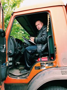 Доставка песка в Нижнем Новгороде водитель